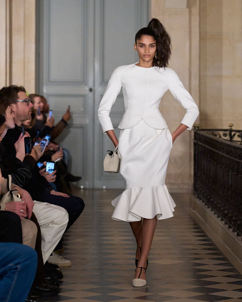 Look 1