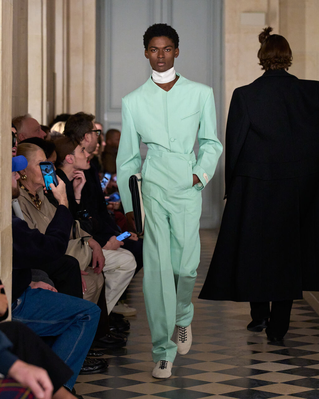 Look 25