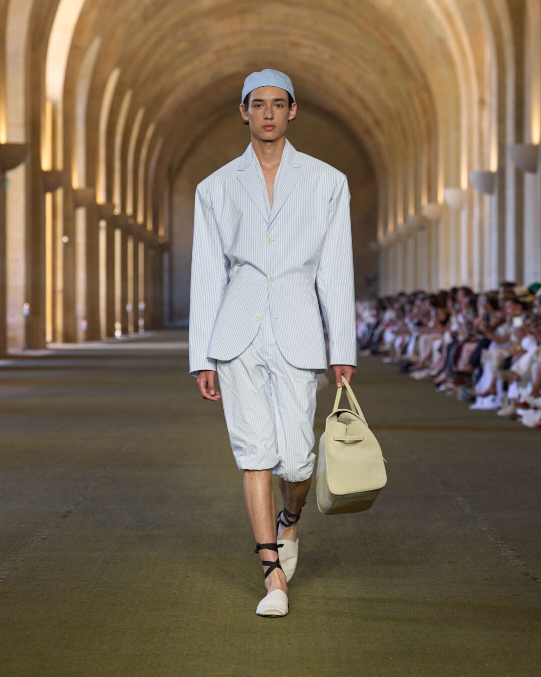 Look 19