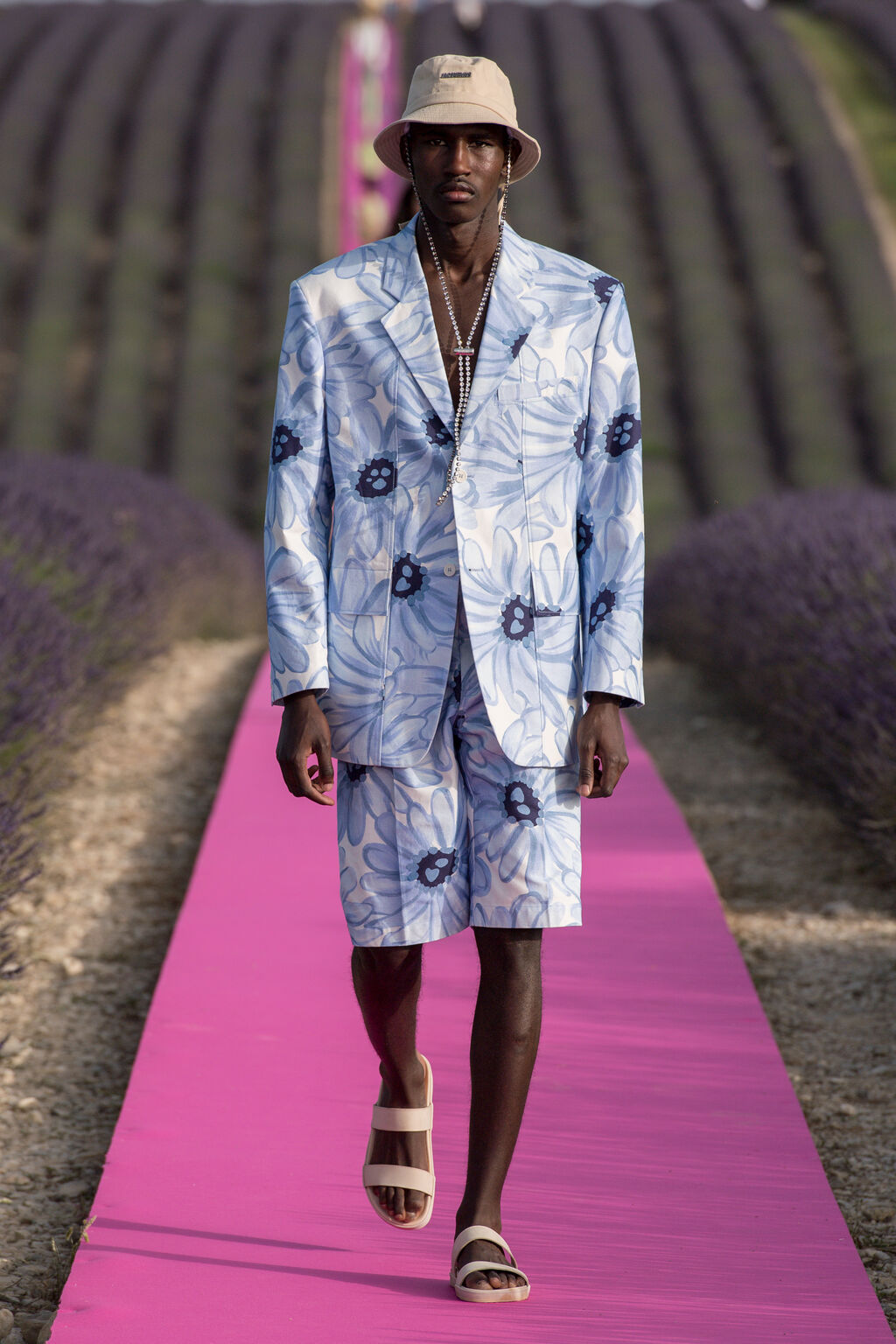 Look 32