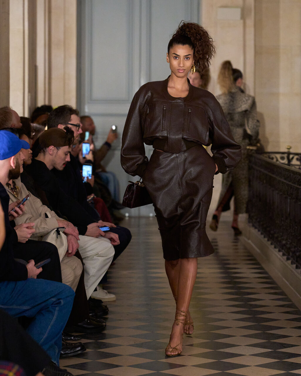 Look 37