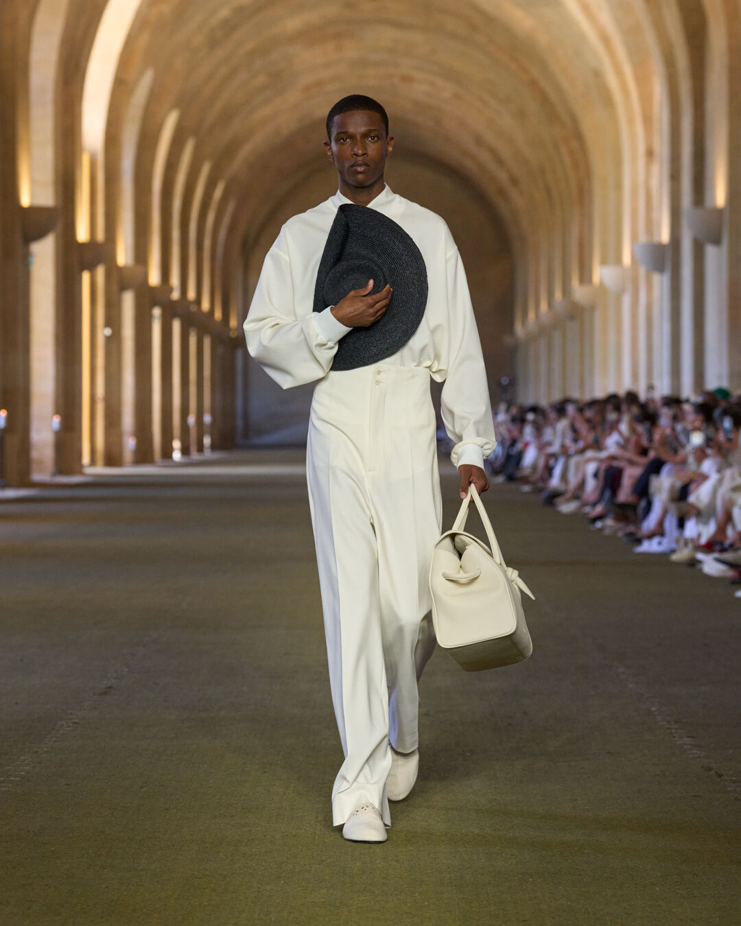 Look 15