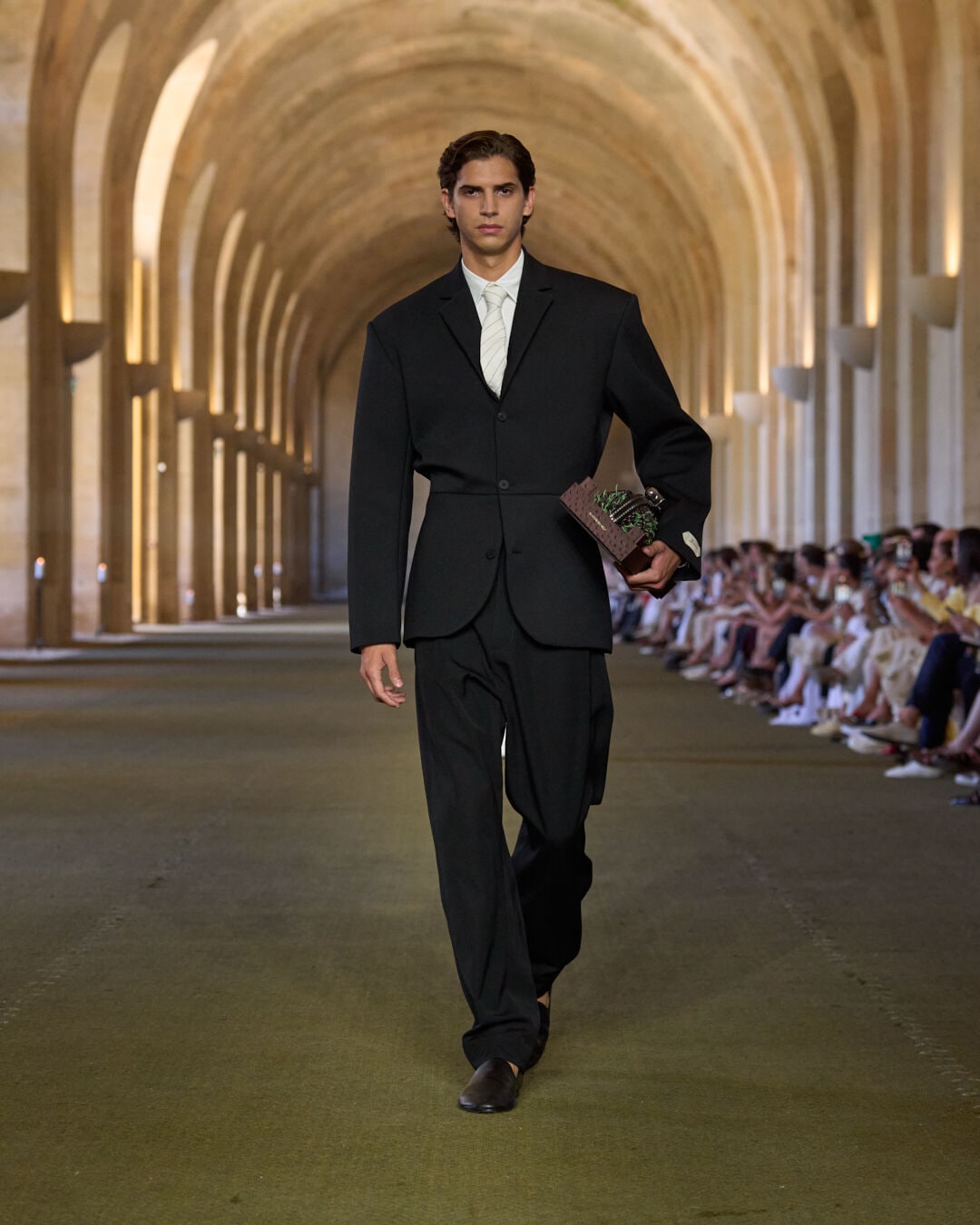 Look 14
