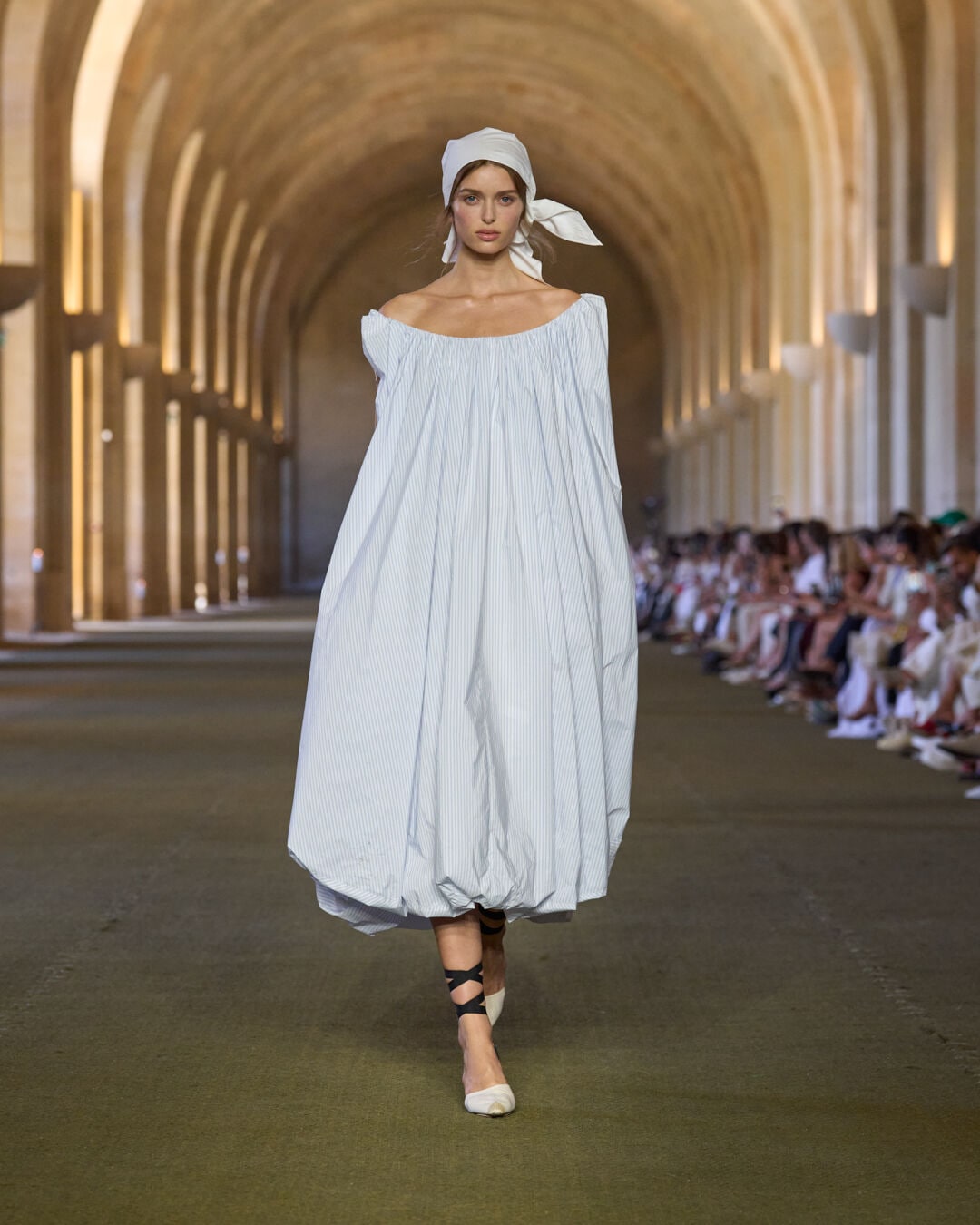Look 18