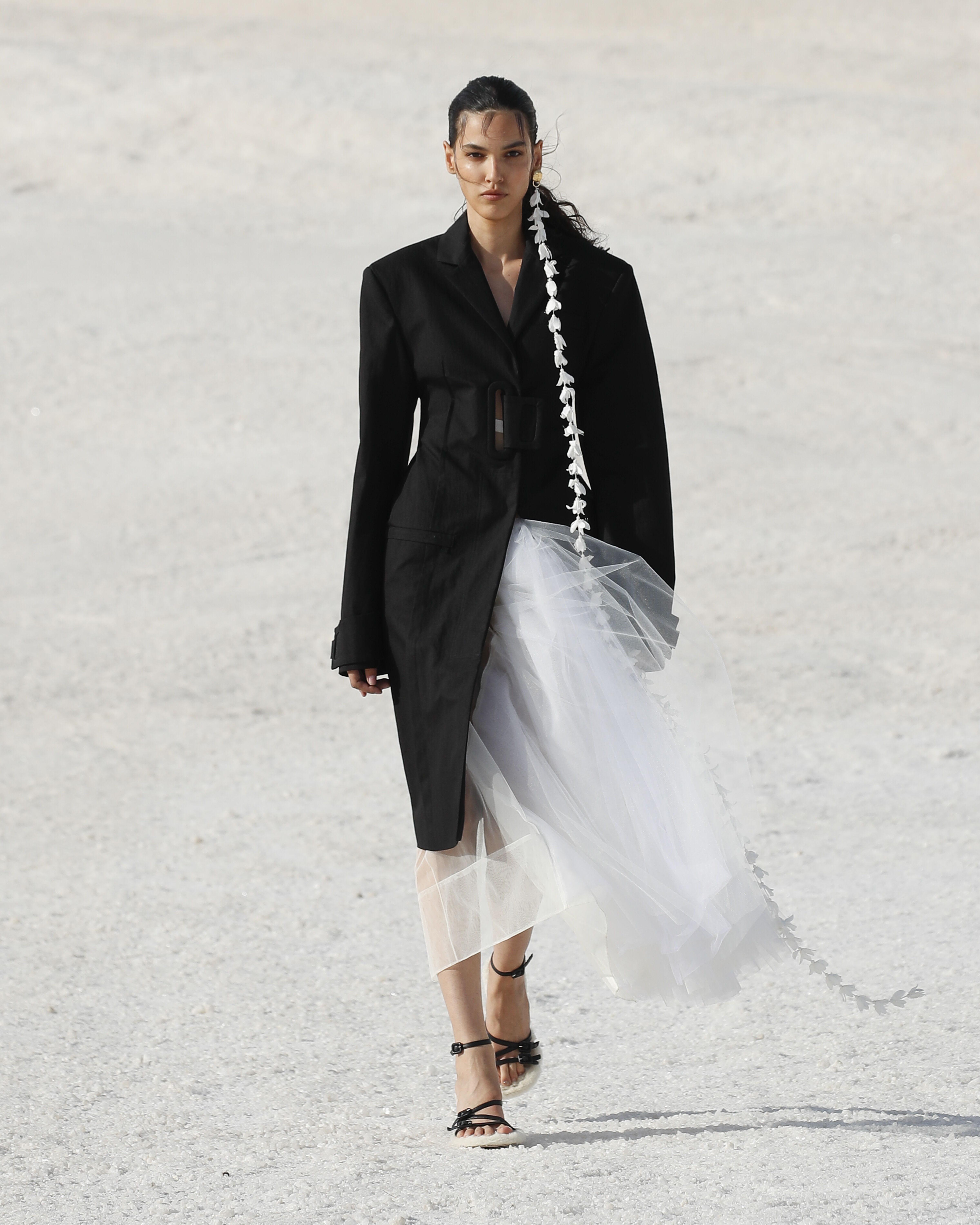ポ*プ様 JACQUEMUS LE PAPIER ホワイトデニムジャケット ポ*プ様 JACQUEMUS LE PAPIER ホワイトデニムジャケット
