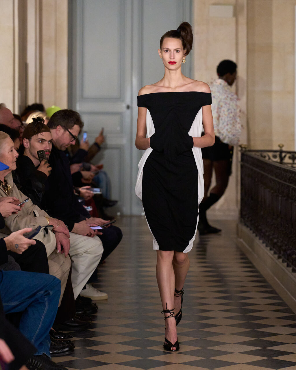 Look 64