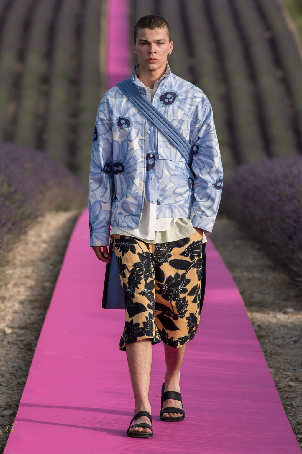 Look 60