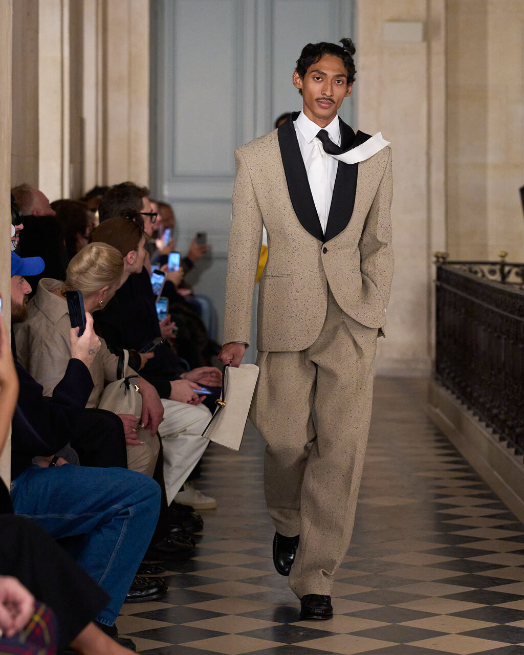 Look 7