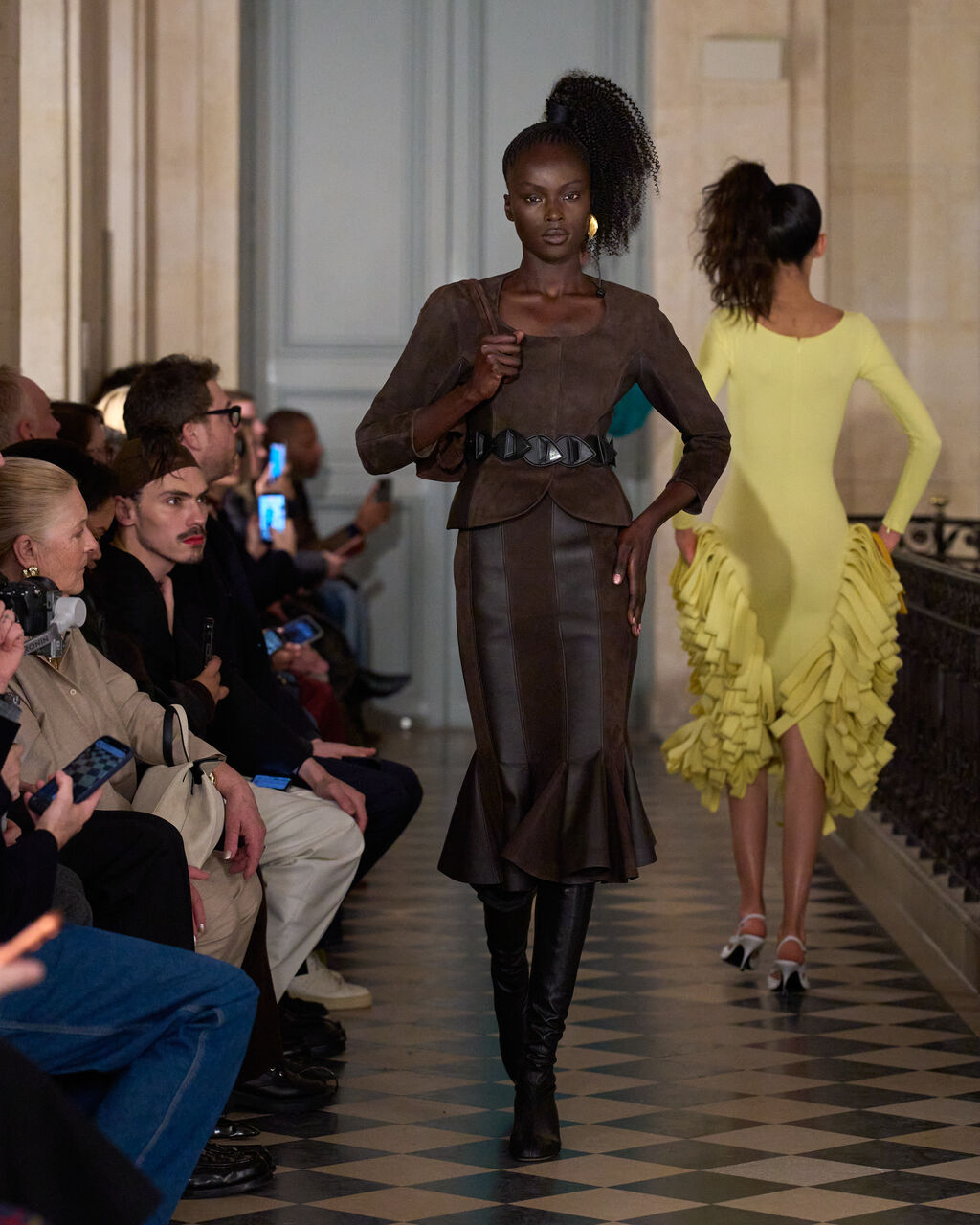 Look 28