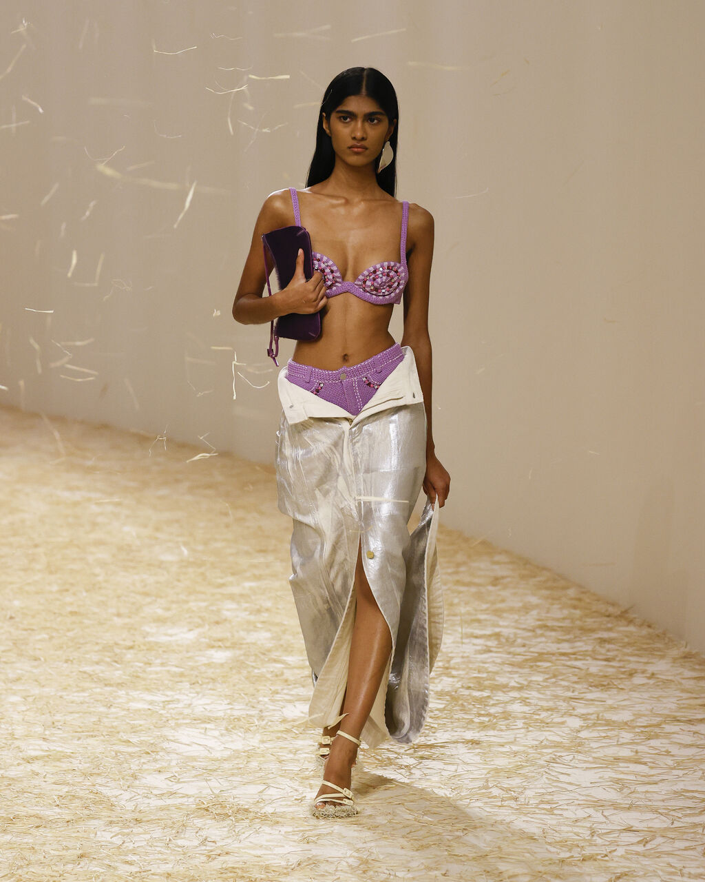 Look 16