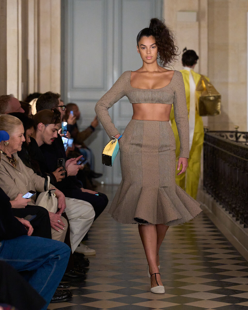 Look 12