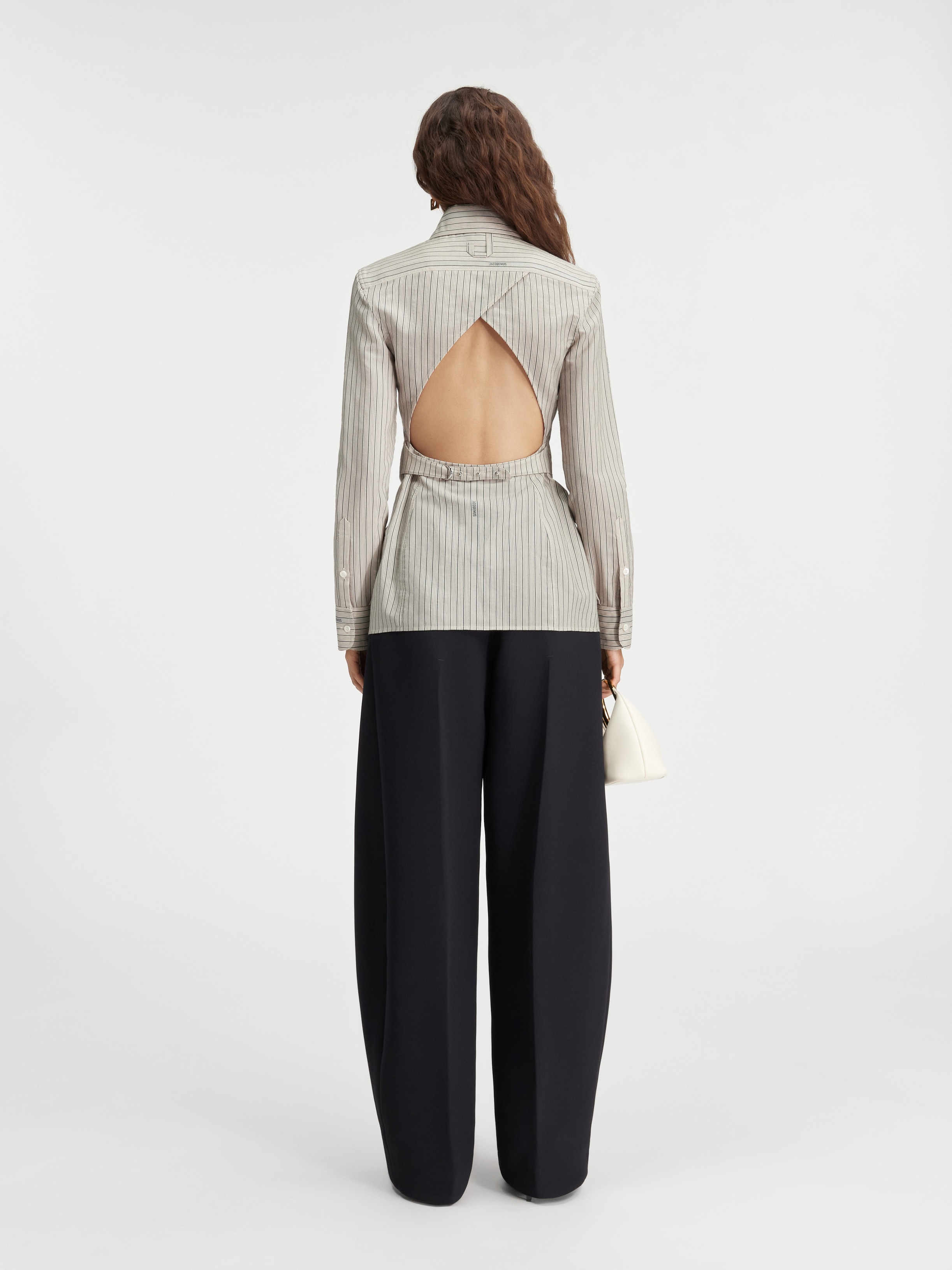 LA CHEMISE DE COSTUME