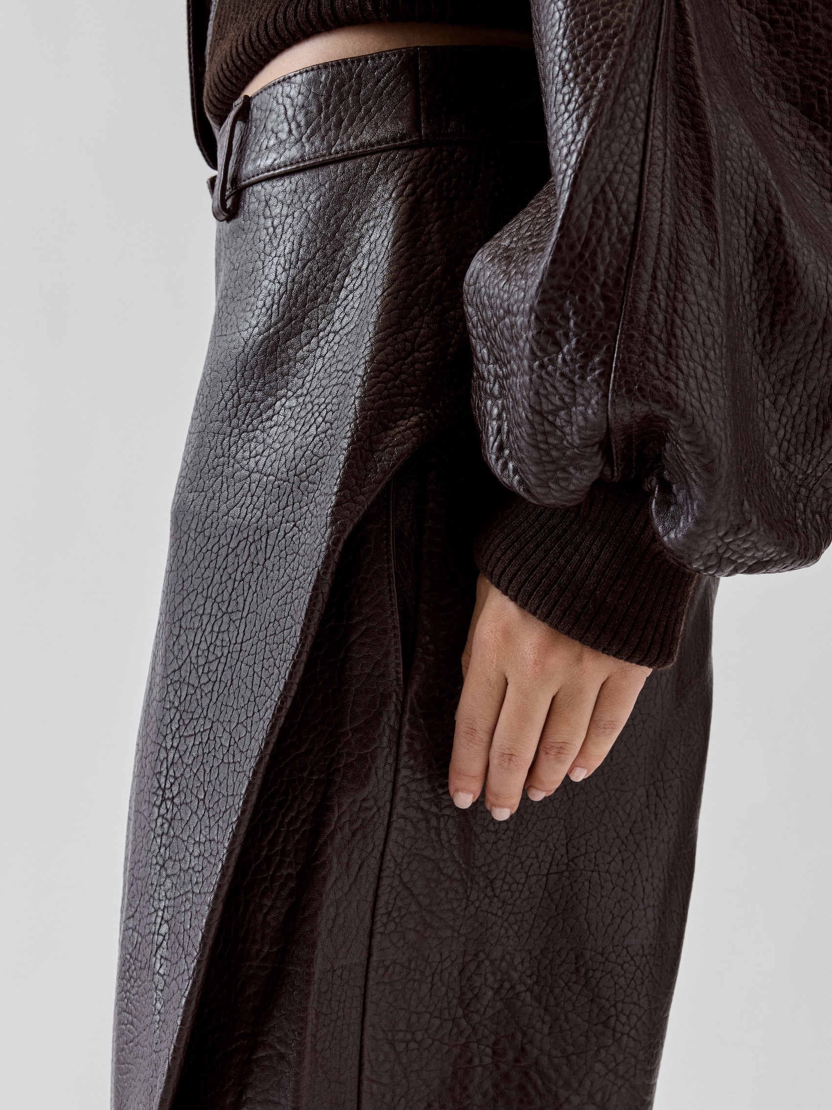 LE SHORT CUBISTO CUIR
