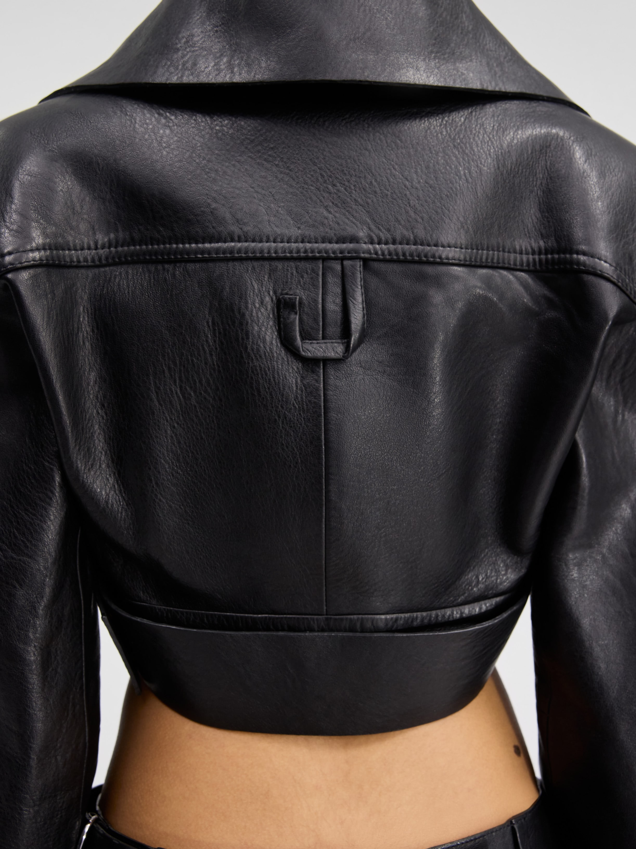 LA VESTE OBRA CUIR