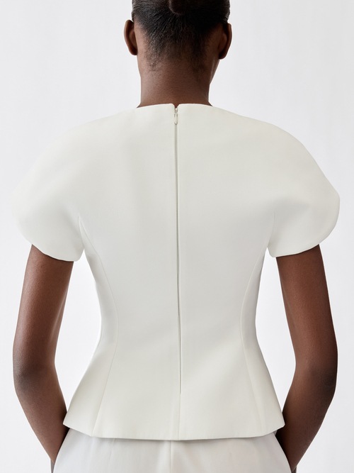 The Ovalo short-sleeve jacket