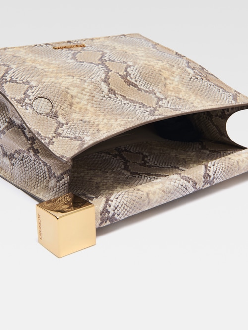 The Rond Carré clutch