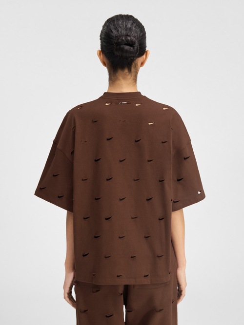 Das Swoosh JACQUEMUS+NIKE T-Shirt