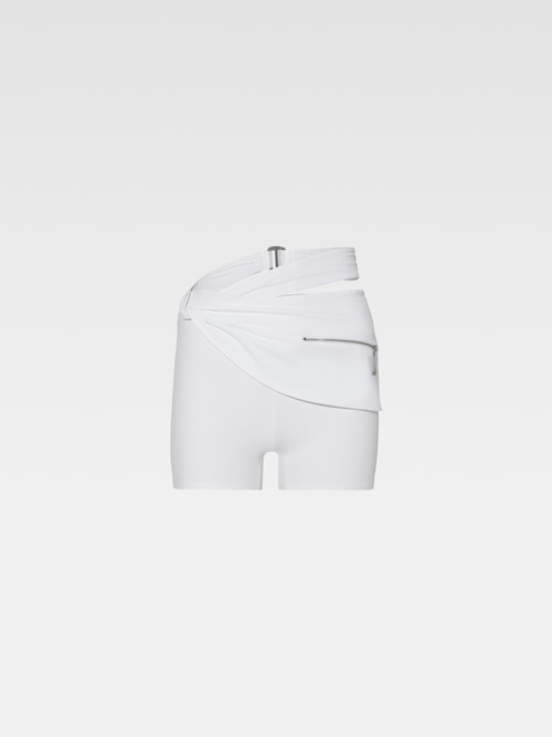 Die JACQUEMUS+NIKE Drap&eacute;-Shorts
