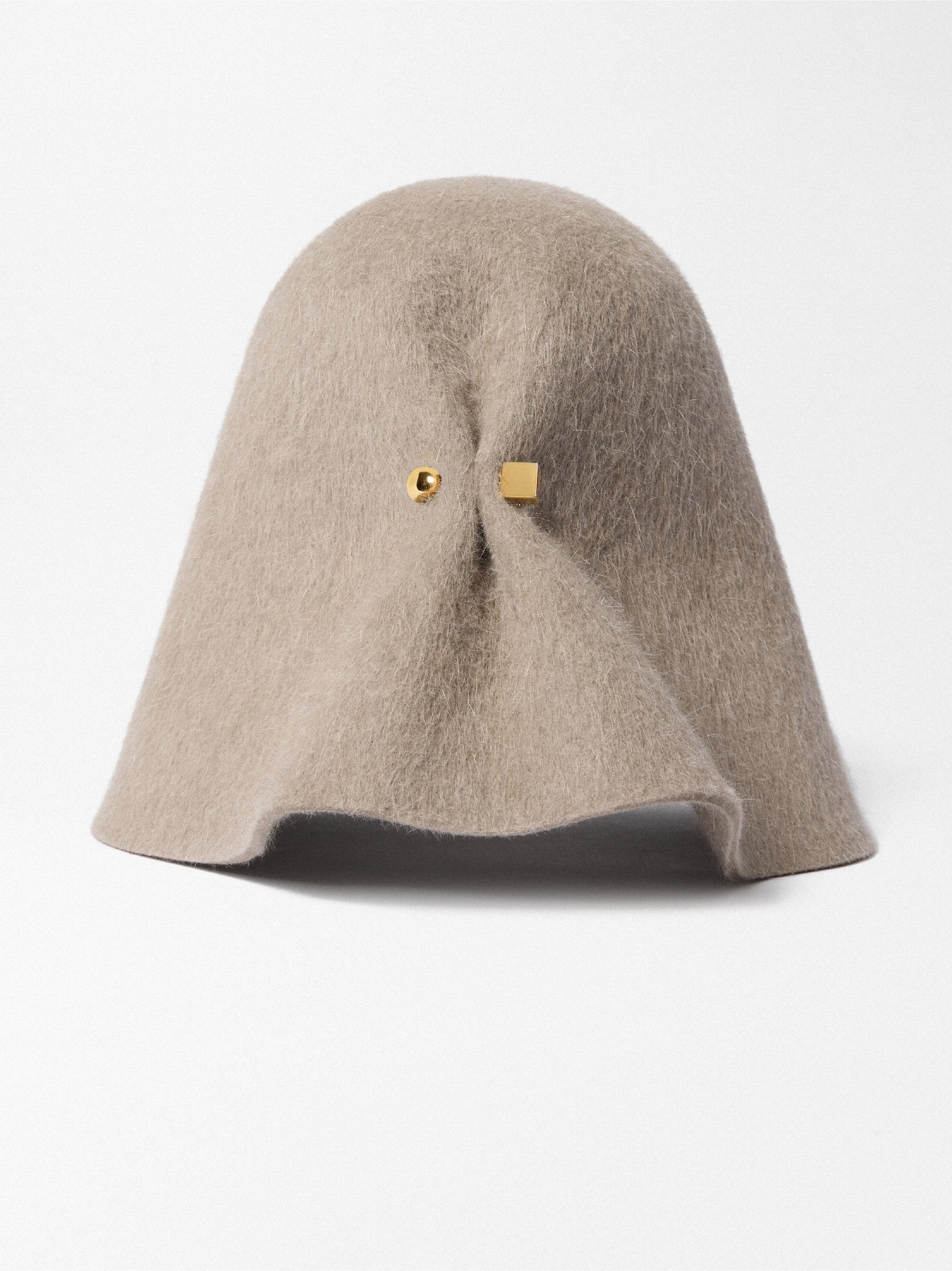 LE CHAPEAU CLOCHE