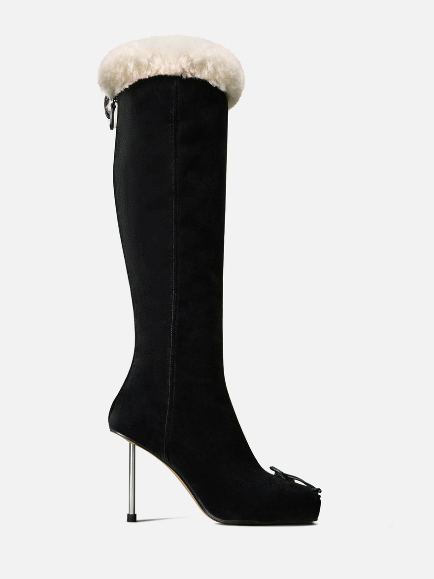 the-pilou-boots-by-jacquemus-official-website