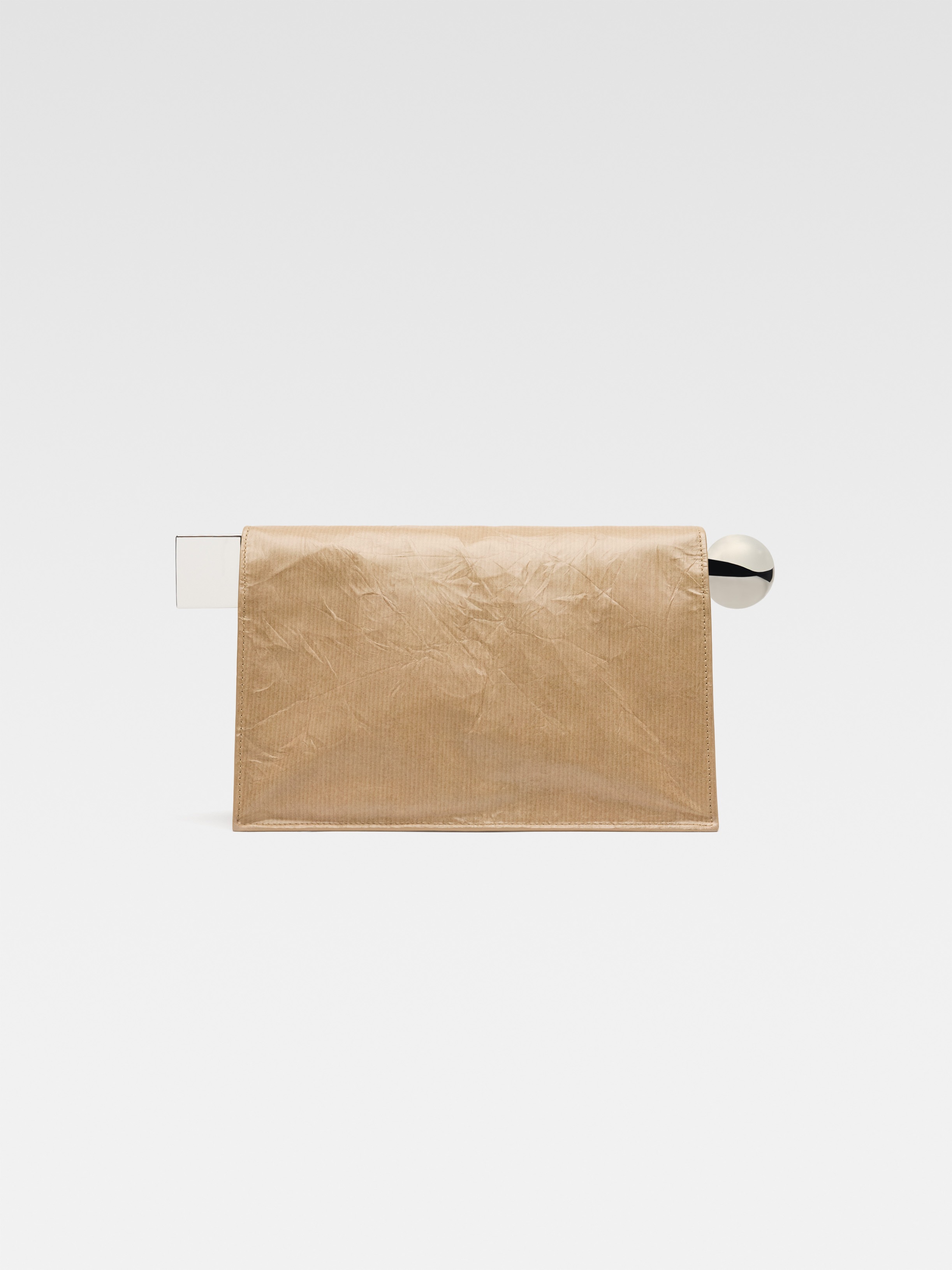 LA POCHETTE ROND CARRE