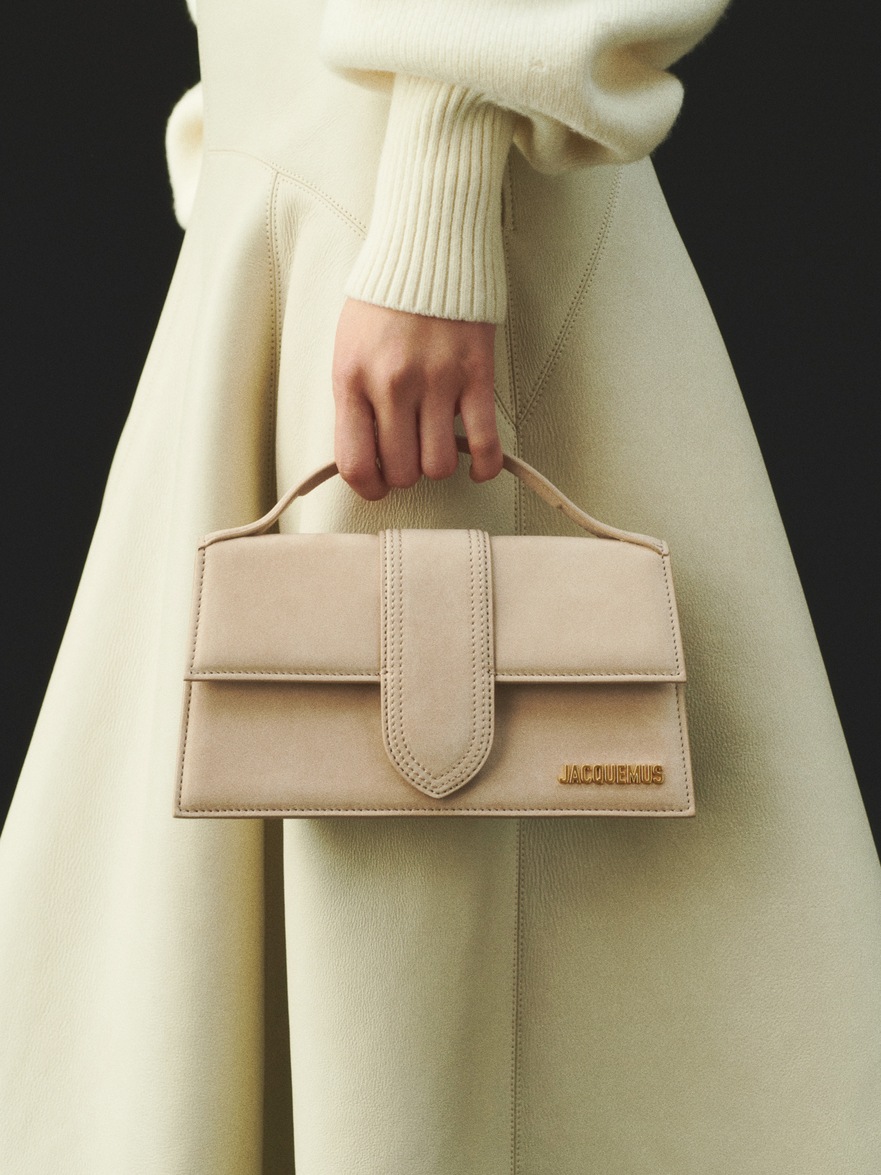 The large Bambino by JACQUEMUS | Official website