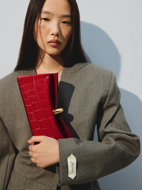 The Val&eacute;rie clutch