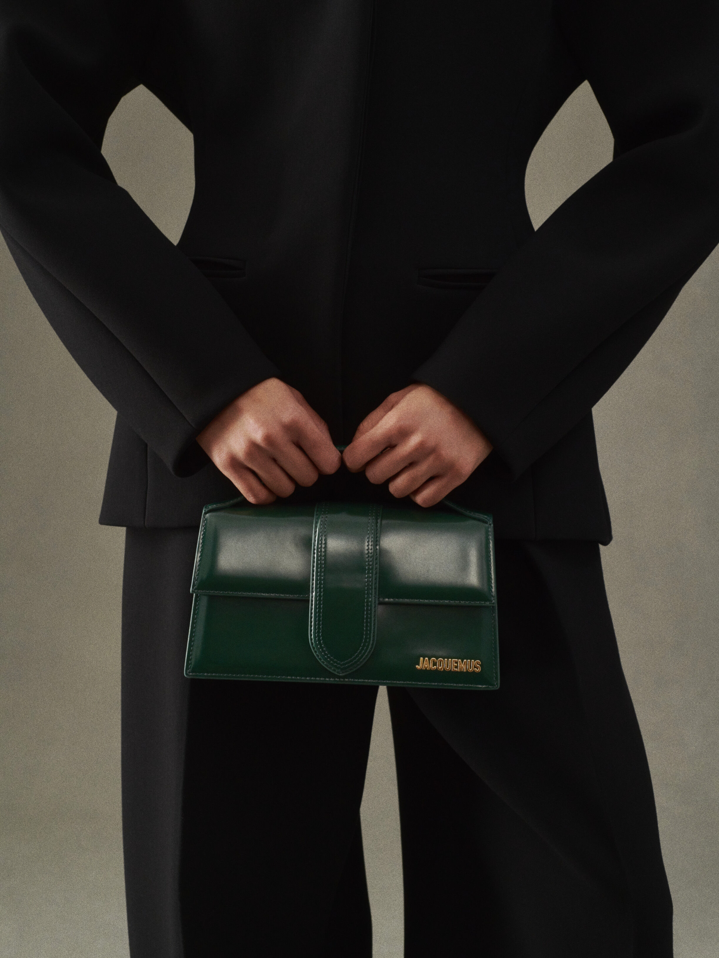 The large Bambino by JACQUEMUS | Official website The large Bambino by JACQUEMUS | Official website