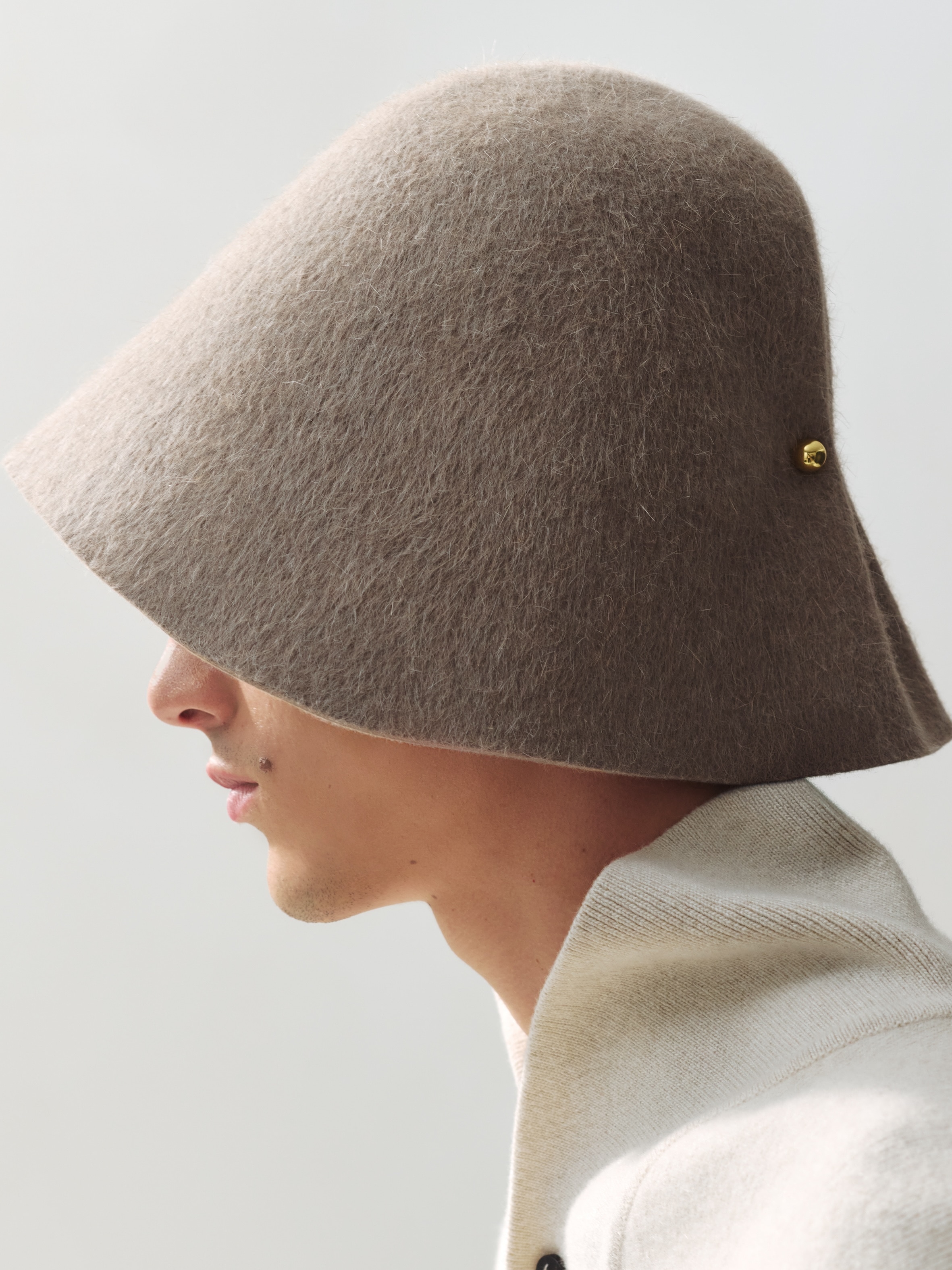 LE CHAPEAU CLOCHE