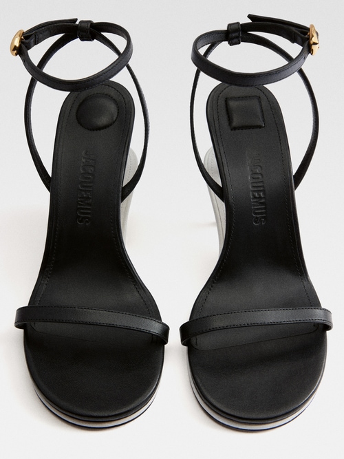 Las sandalias dobles