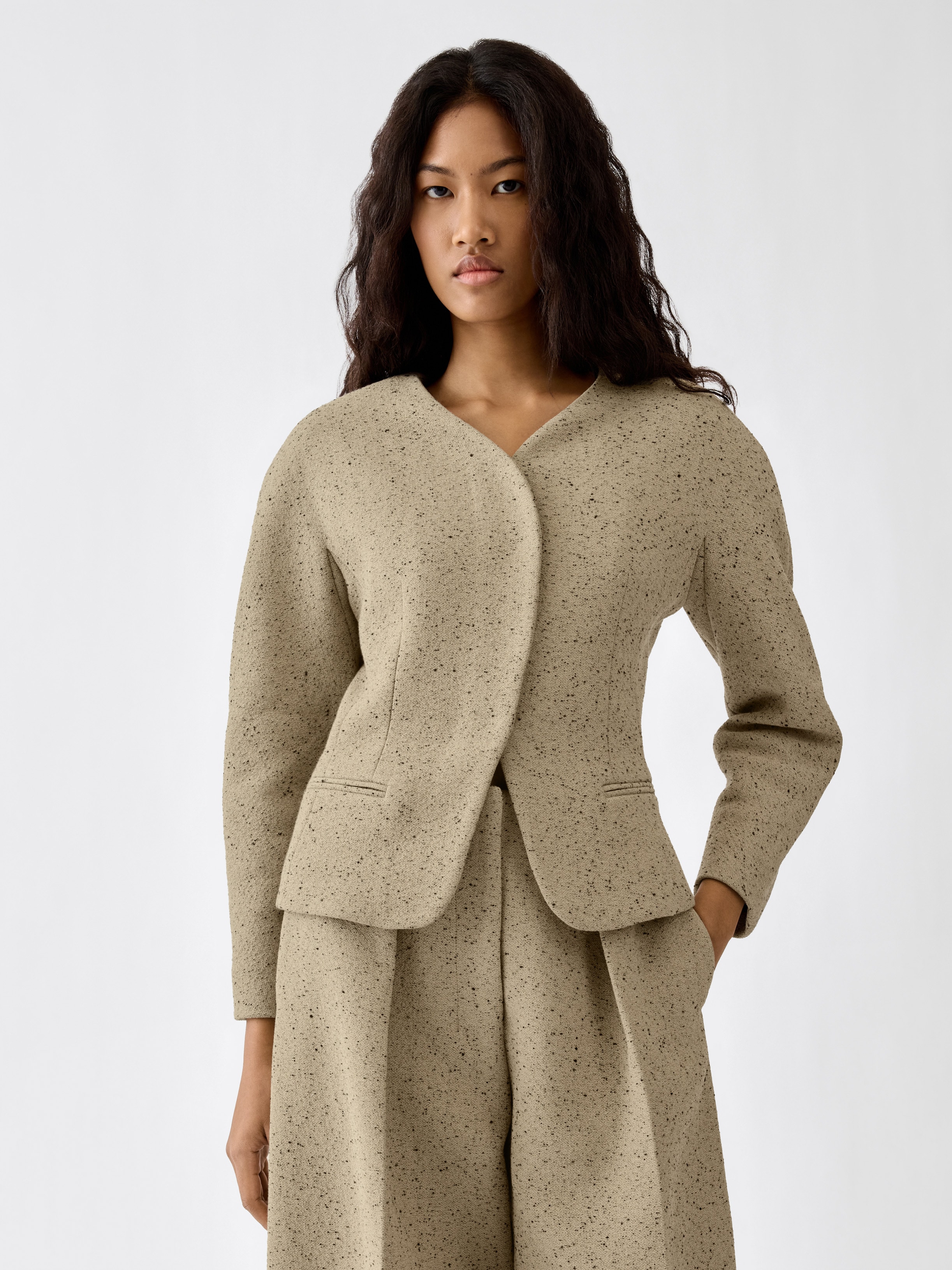 LA PETITE VESTE OVALO