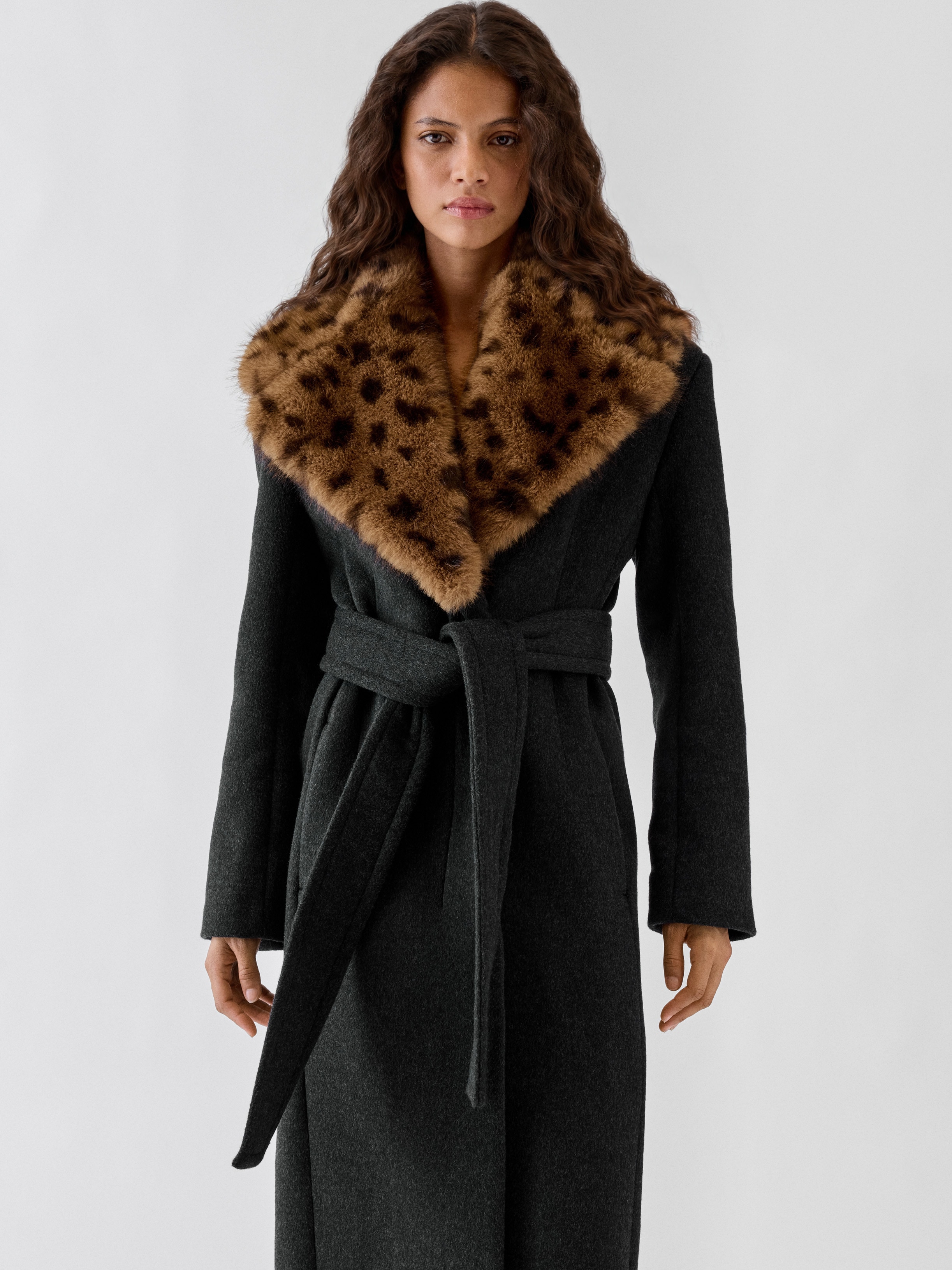 LE MANTEAU FERNANDO