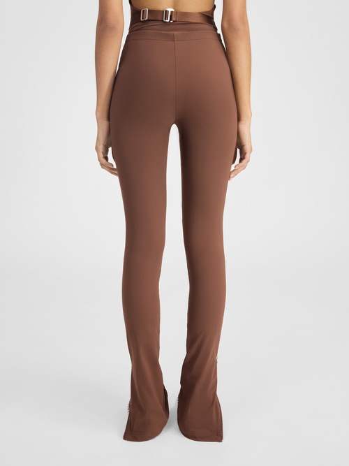 Die JACQUEMUS+NIKE Hose