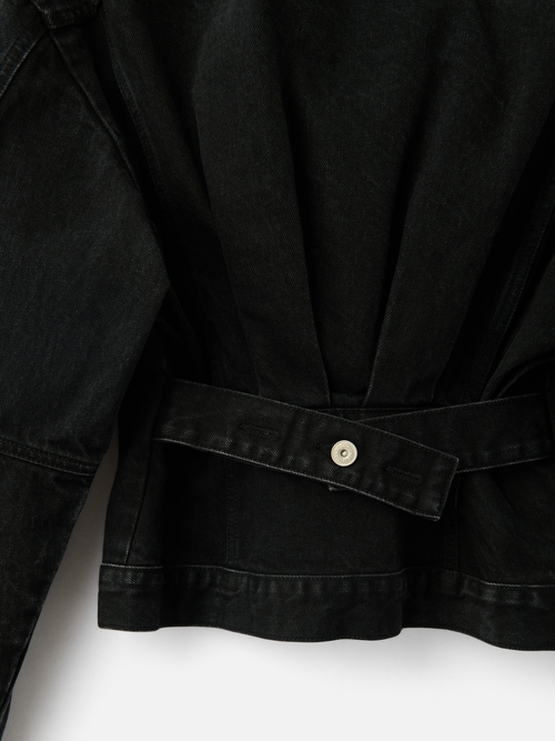 The denim de-N&icirc;mes jacket