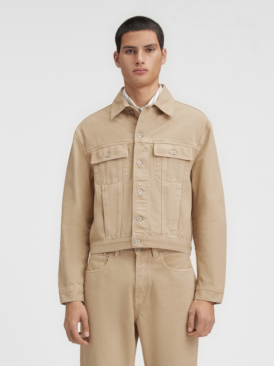 LA VESTE DE-N&Icirc;MES