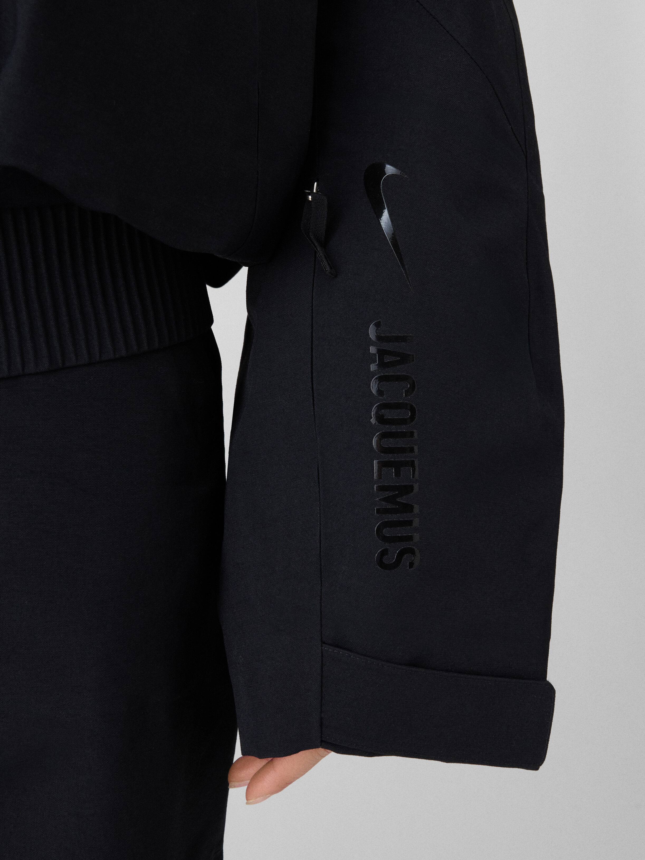 Jacquemus + Nikeのゴアテックスジャケット by JACQUEMUS | Official