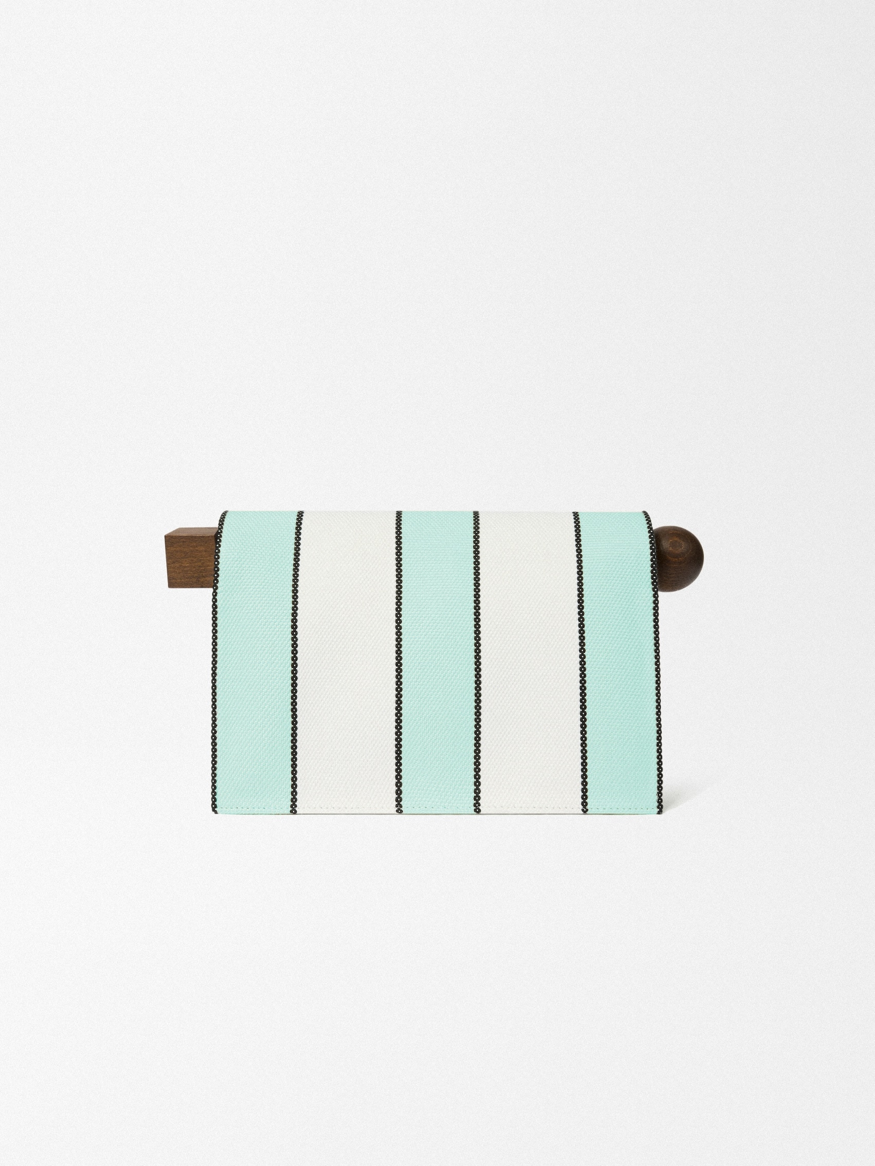 LA POCHETTE ROND CARRE