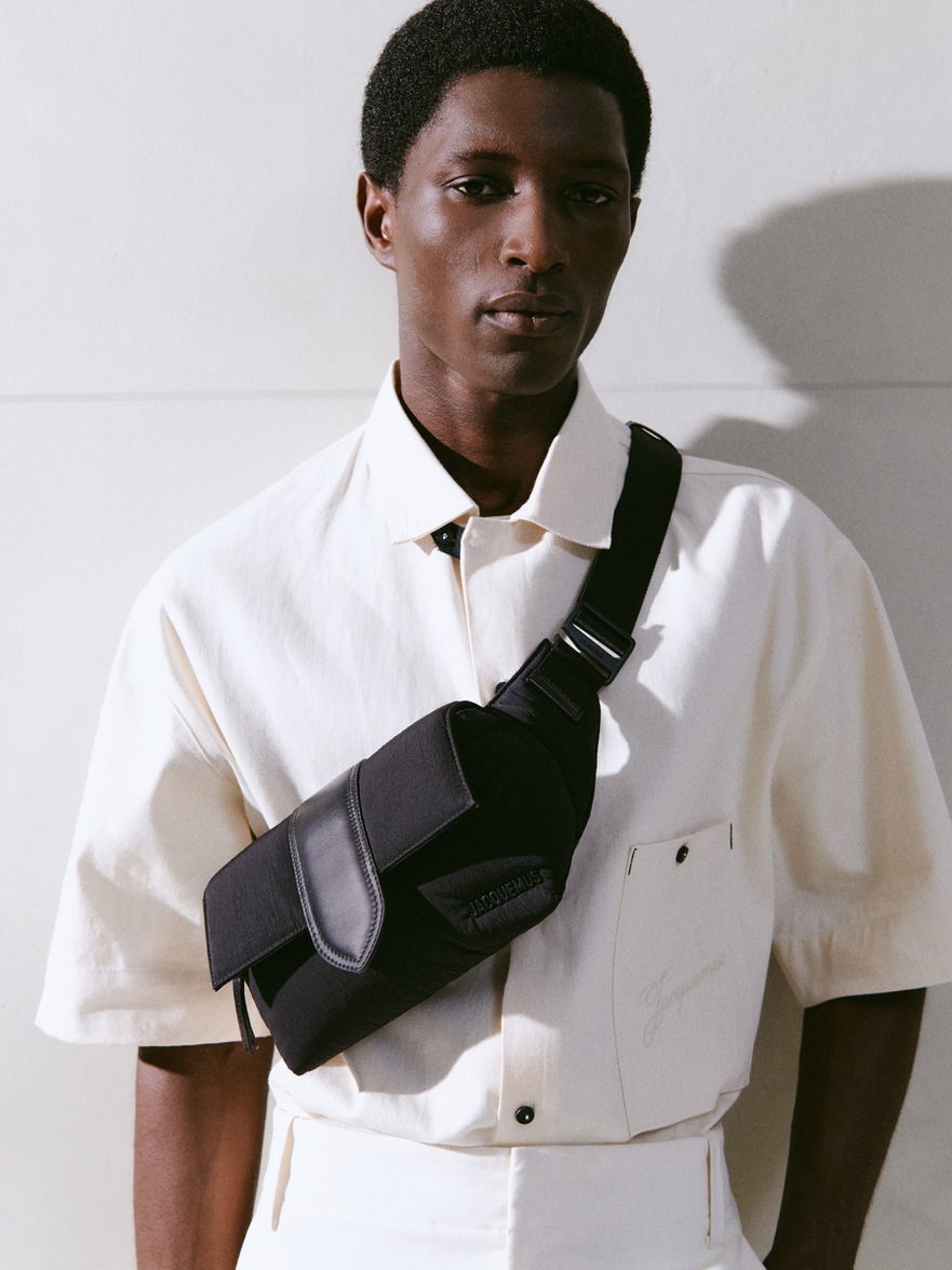 The Bambino bum bag by JACQUEMUS | Official website display picture 1