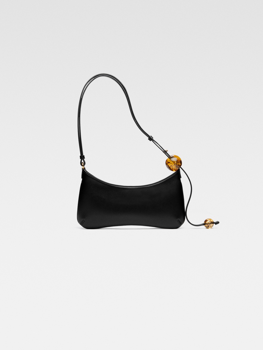 The Bisou Perle - LES CLASSIQUES | JACQUEMUS Official Website
