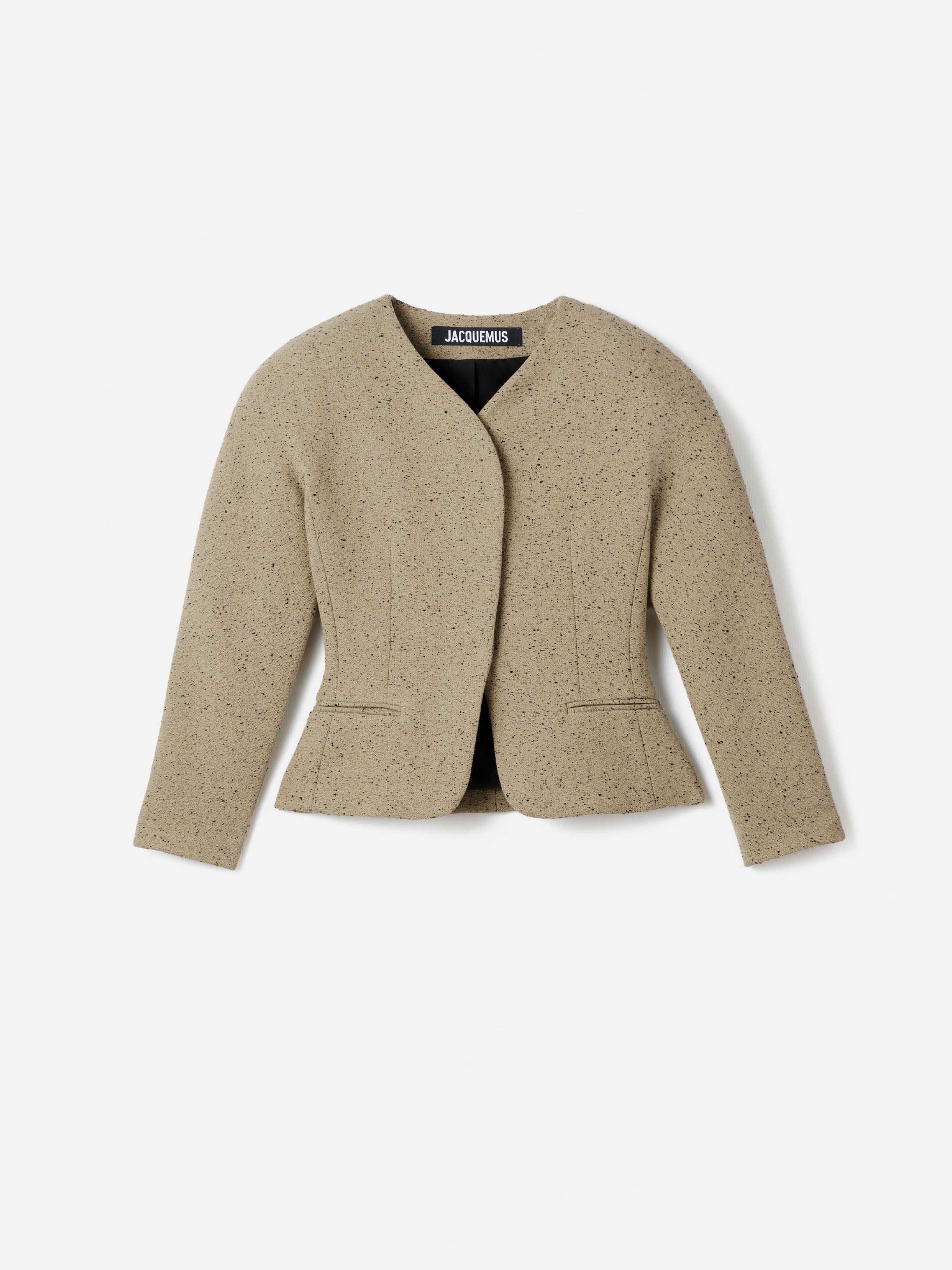 LA PETITE VESTE OVALO
