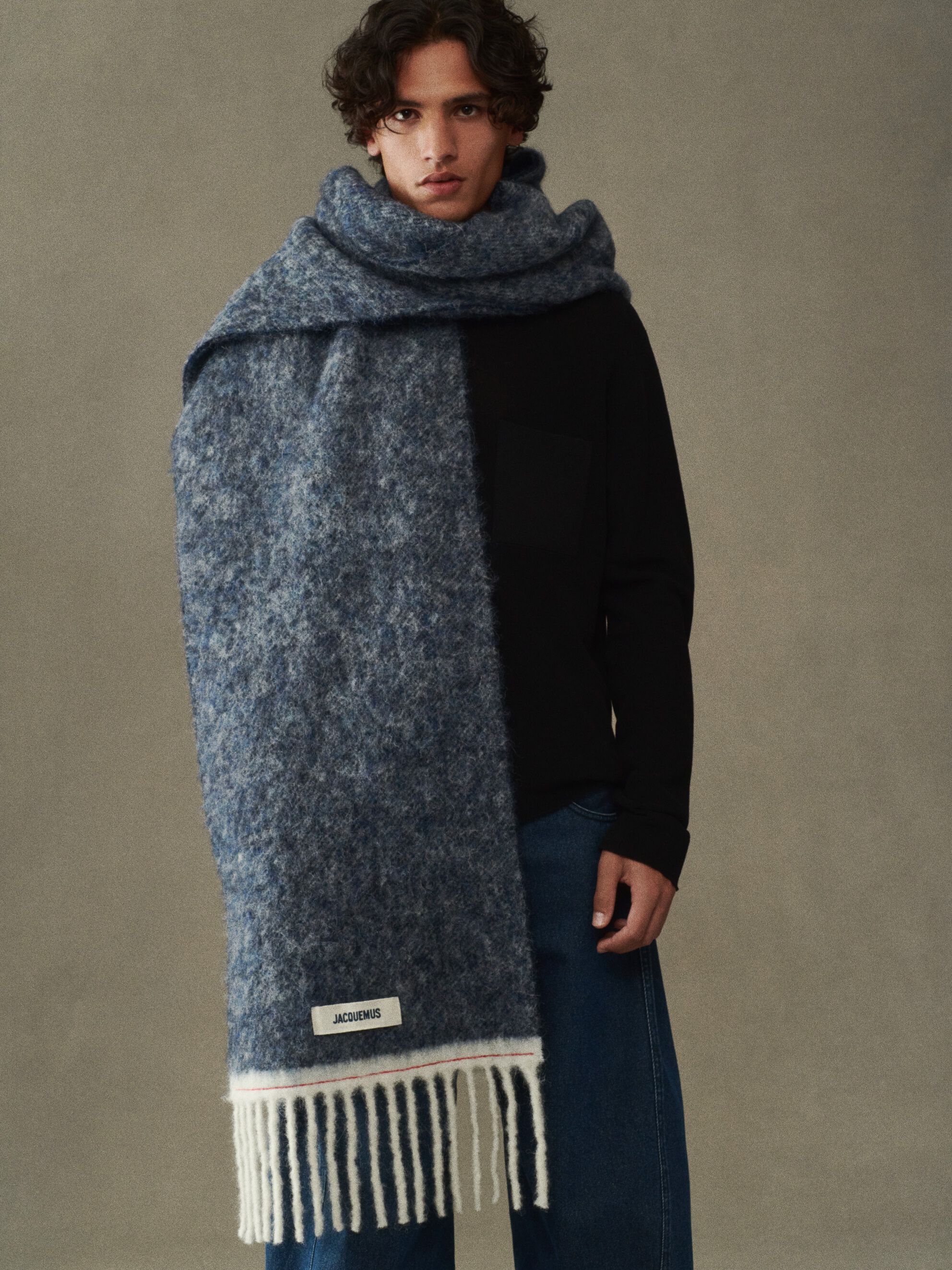 The Carro scarf by JACQUEMUS | Official website