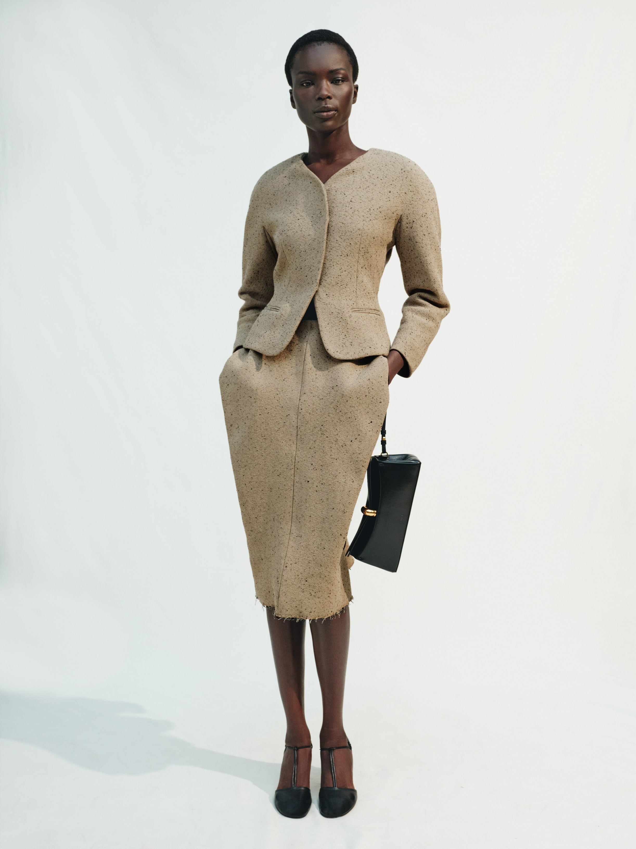 LA PETITE VESTE OVALO