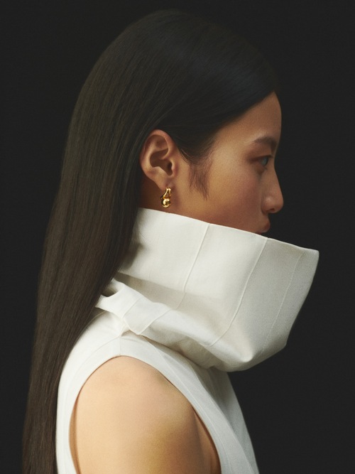 The Nodo stud earrings