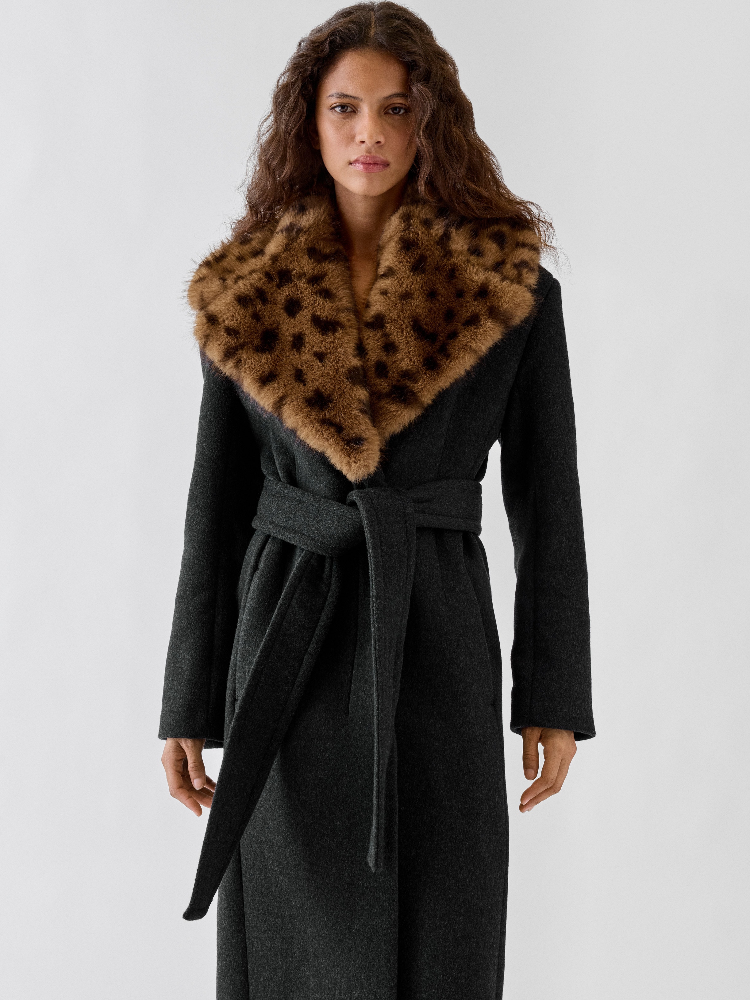 LE MANTEAU FERNANDO
