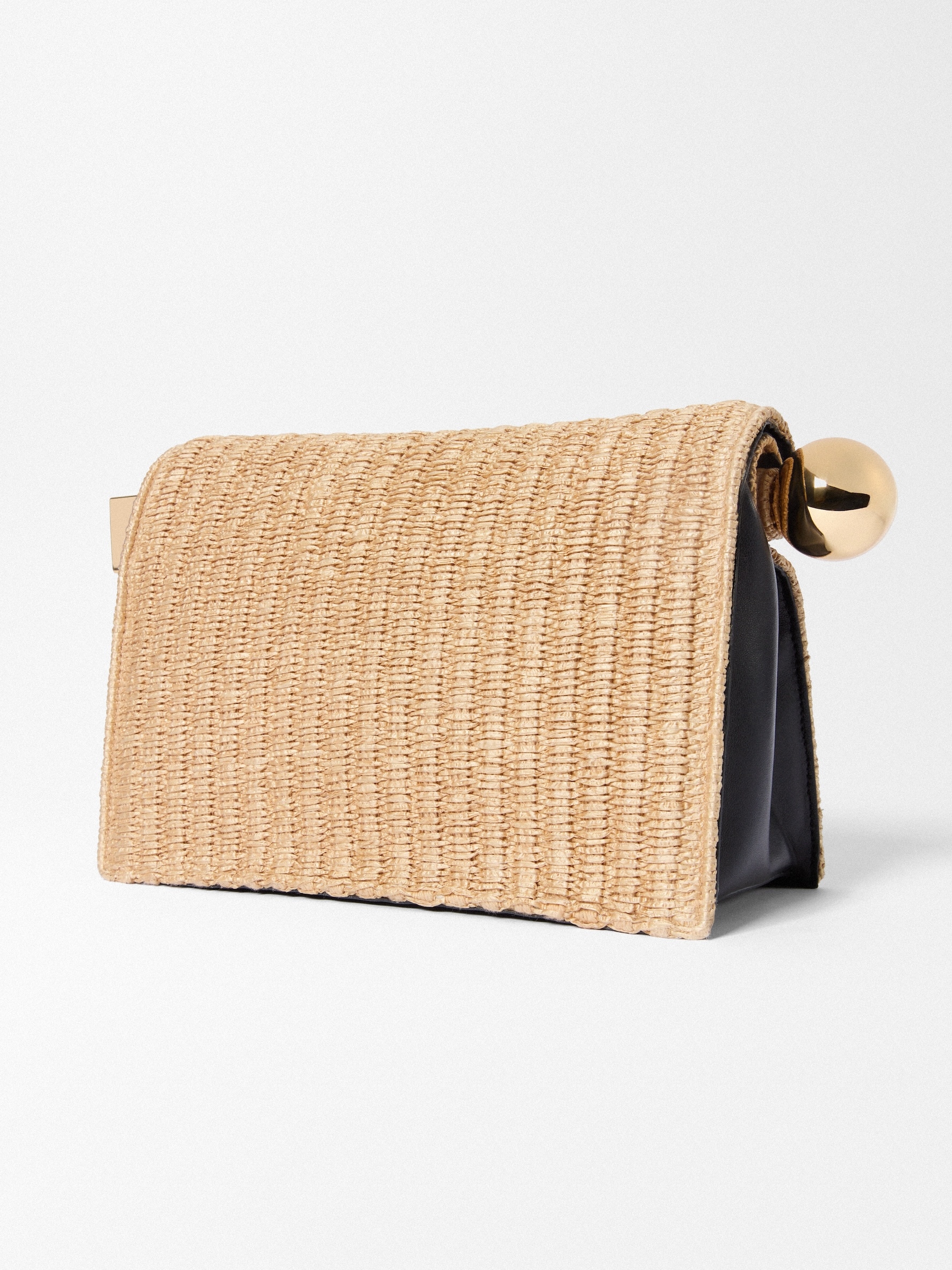 LA POCHETTE ROND CARRE