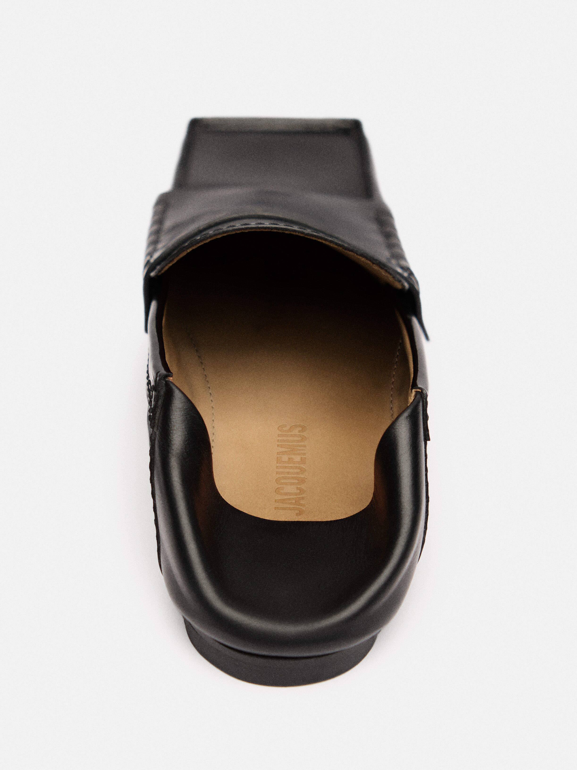 Carré ローファー by JACQUEMUS | Official website