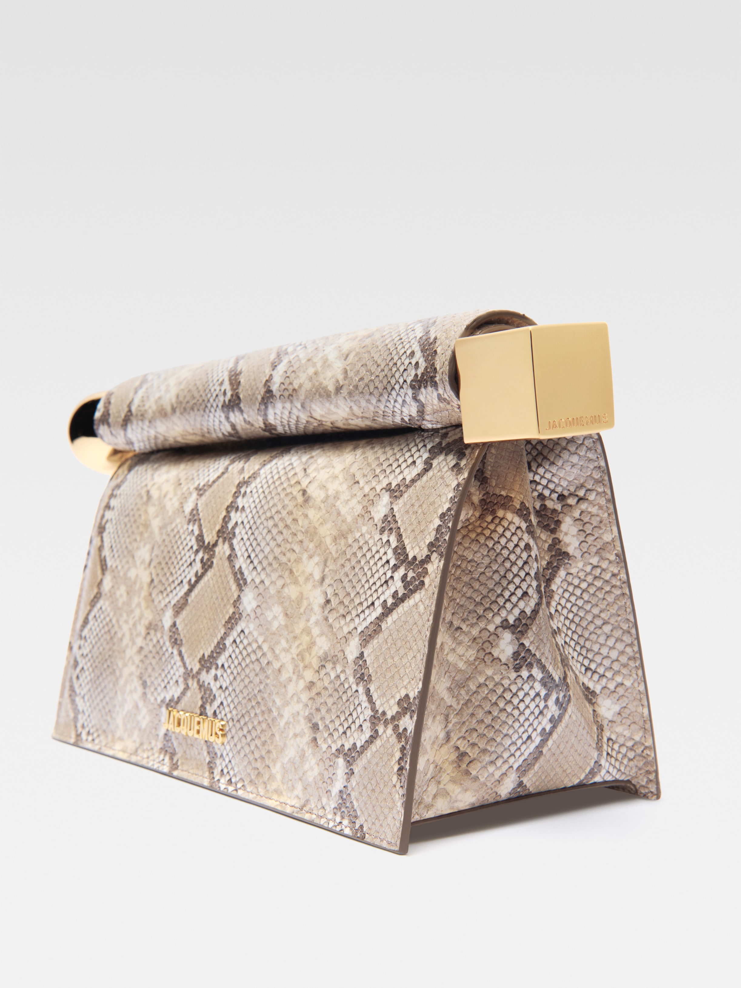 LA POCHETTE ROND CARRE