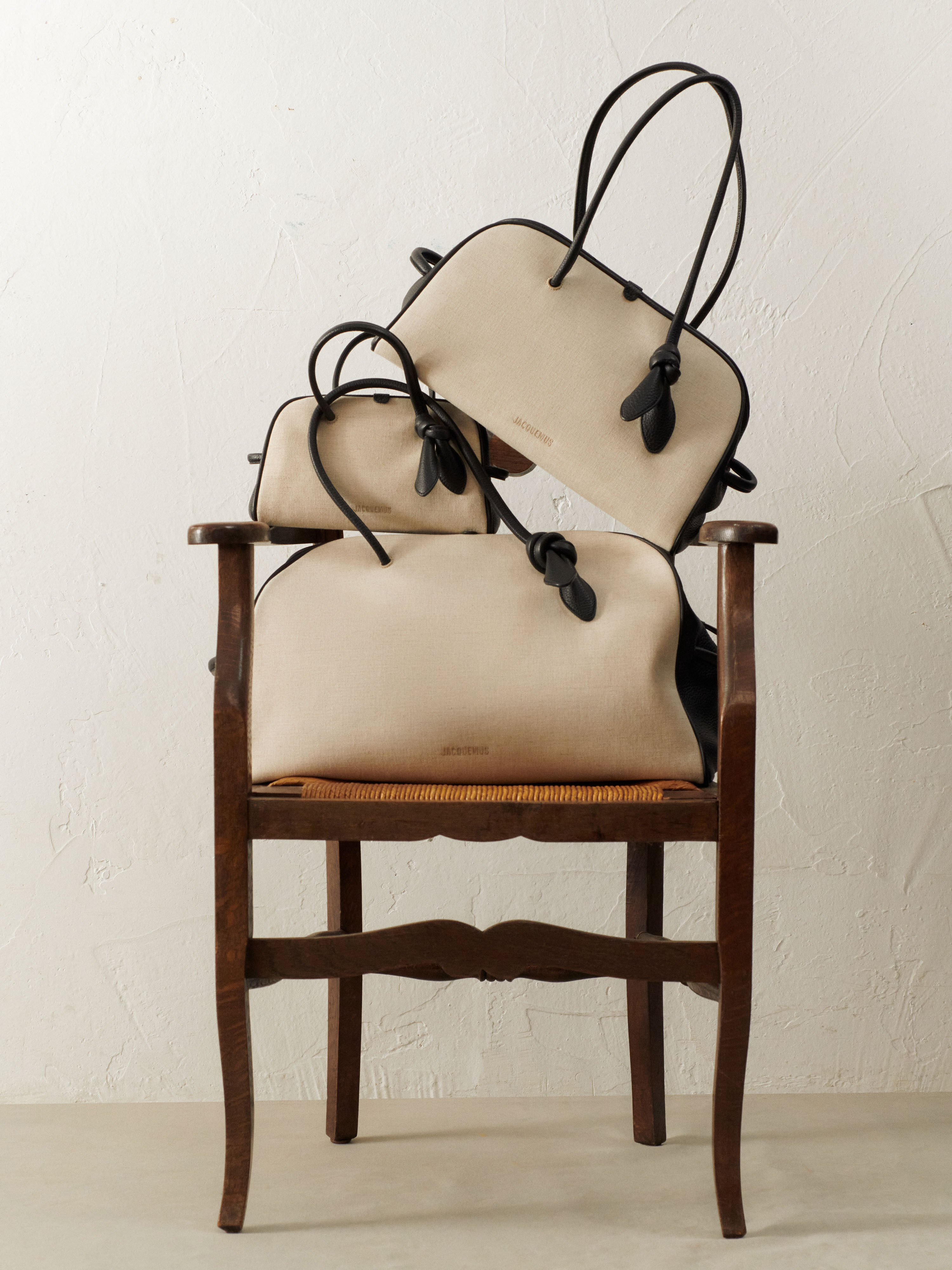 Turismo ラージ by JACQUEMUS | Official website