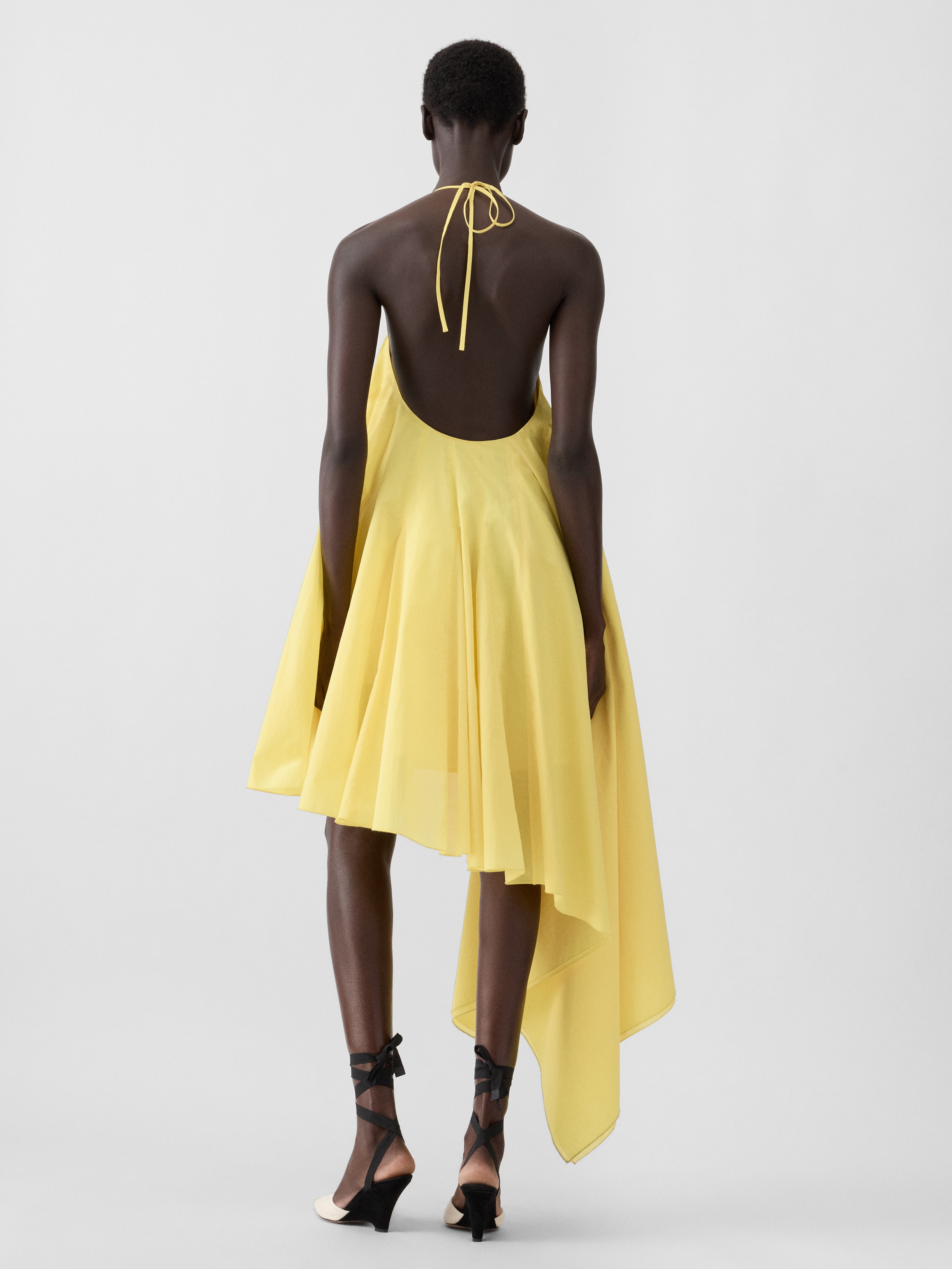 LA ROBE TRIANGLE COURTE