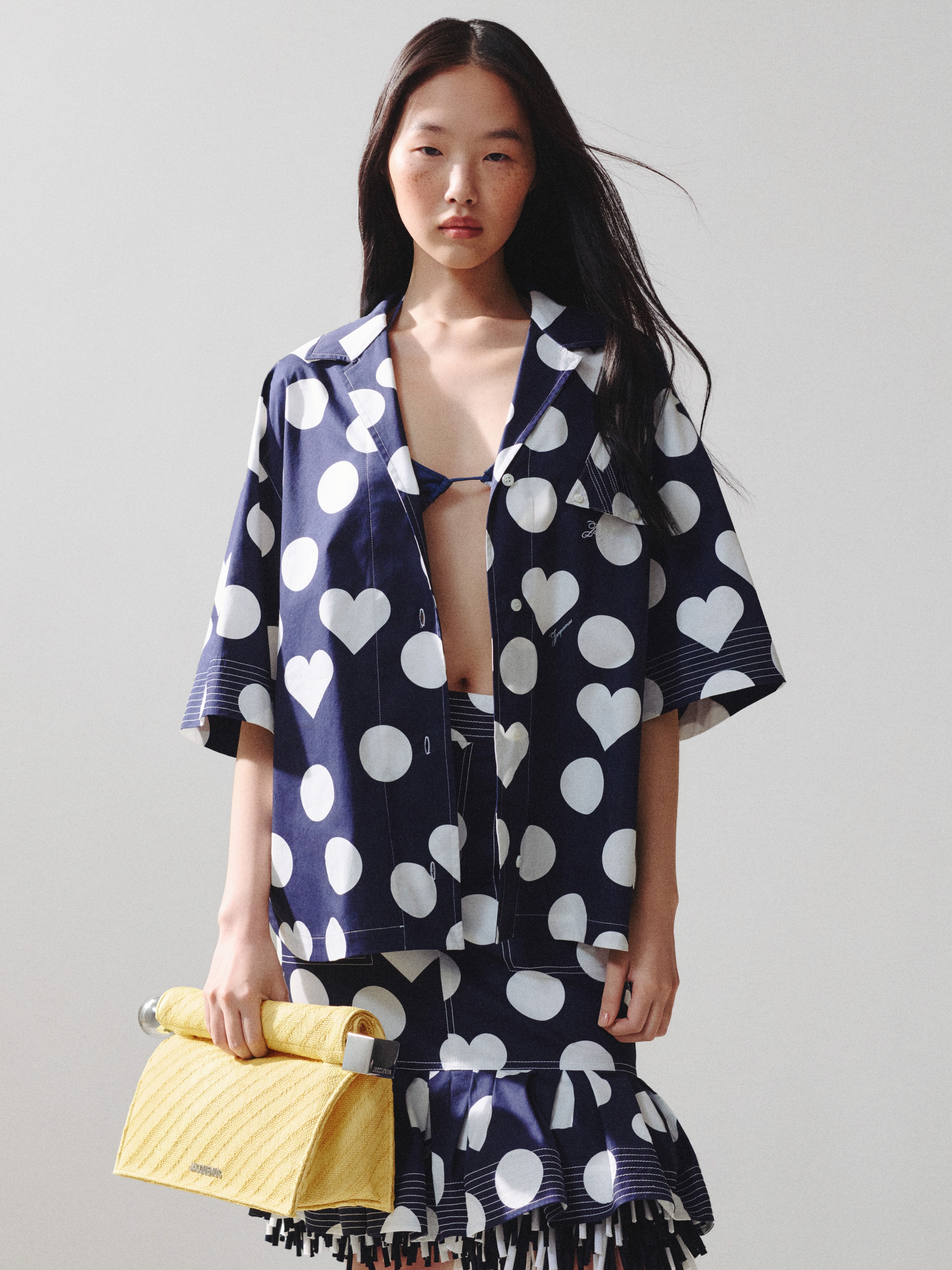 LA POCHETTE ROND CARRE